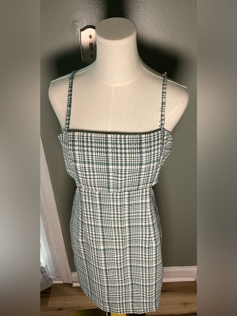 forever 21 blue plaid dress Green and White Mini Plaid mini Size:42 Long + 36 Waist(Adjust 2